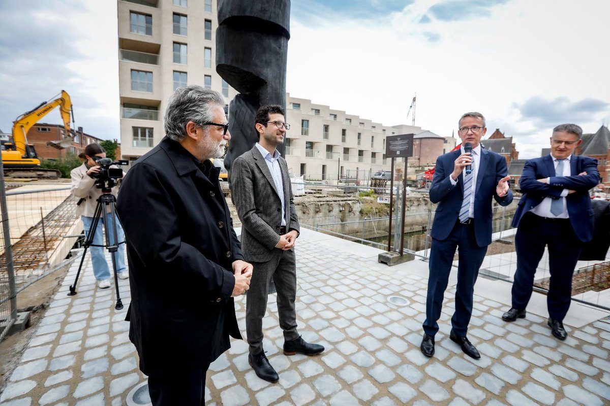 KU Leuven (@ku_leuven) on Twitter photo 📸 The Four Elements van internationaal geroemd kunstenaar Jaume Plensa is officieel ingehuldigd <a href="/stadleuven/">Stad Leuven</a>. Het kunstwerk bestaat uit twee fysieke beelden en toont de band tussen universiteit en stad, tussen wetenschap en kunst, tussen zorg en instellingen. 📸 The Four Elements van internationaal geroemd kunstenaar Jaume Plensa is officieel ingehuldigd <a href="/stadleuven/">Stad Leuven</a>. Het kunstwerk bestaat uit twee fysieke beelden en toont de band tussen universiteit en stad, tussen wetenschap en kunst, tussen zorg en instellingen.