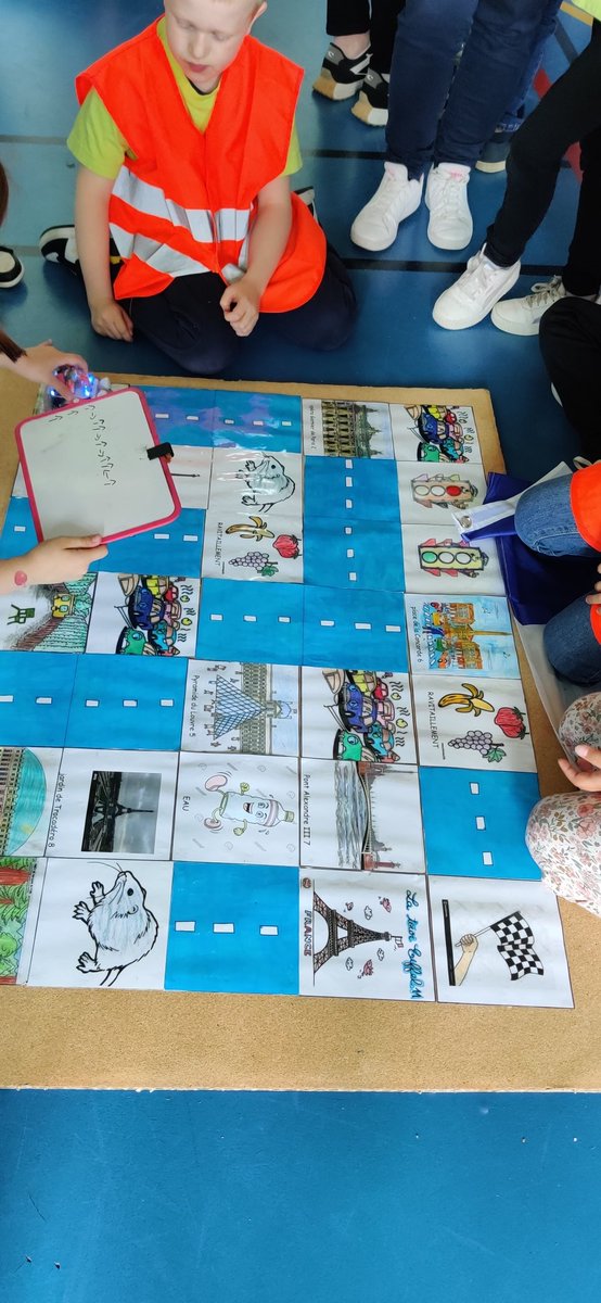 Festirobot tweet media