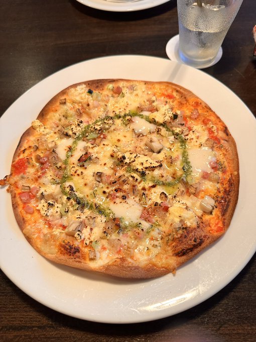 フランス風ピザ……ひどく良い香りだがさて 