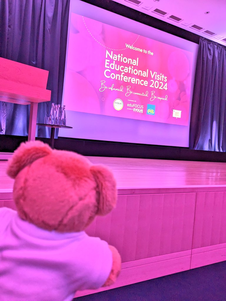 SchoolTravelOrg's tweet photo. Great start to the @EVOLVEadvice #EdVisitsConf24 with an inspiring talk by mountaineer Rhys Jones who had a dream to climb Everest aged 11, a feat he achieved aged 20! Looking forward to the rest of the day ☺️ https://t.co/FiWL2BgBC9