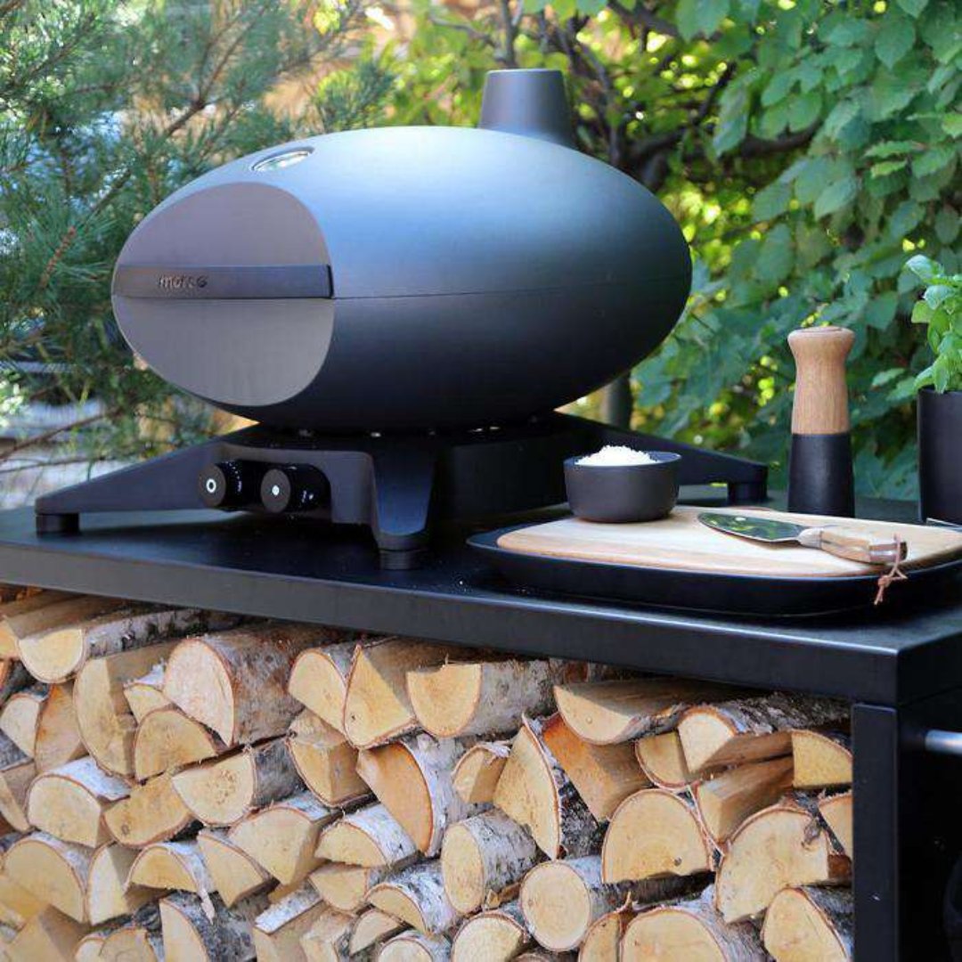 StoveSuper's tweet photo. Need a hand on selecting your BBQ for the summer?🍴  

Our latest blog dives into a number of family favourites at Stove Supermarket to help you make your choice. 

Read more here - https://t.co/TCAZ50NzWC

#StoveSupermarket #NewBlog #BBQ #Summer #UKSummer #OutdoorLiving https://t.co/OhYIgmMZgj