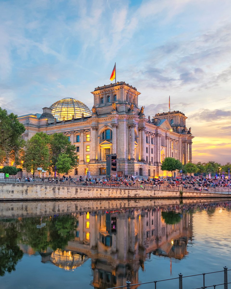 UEFAEURO's tweet photo. Berlin, Germany 🇩🇪

#EURO2024 https://t.co/1tgrI56Xy5