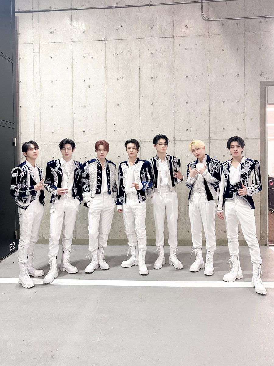 Sunghoon tweet media