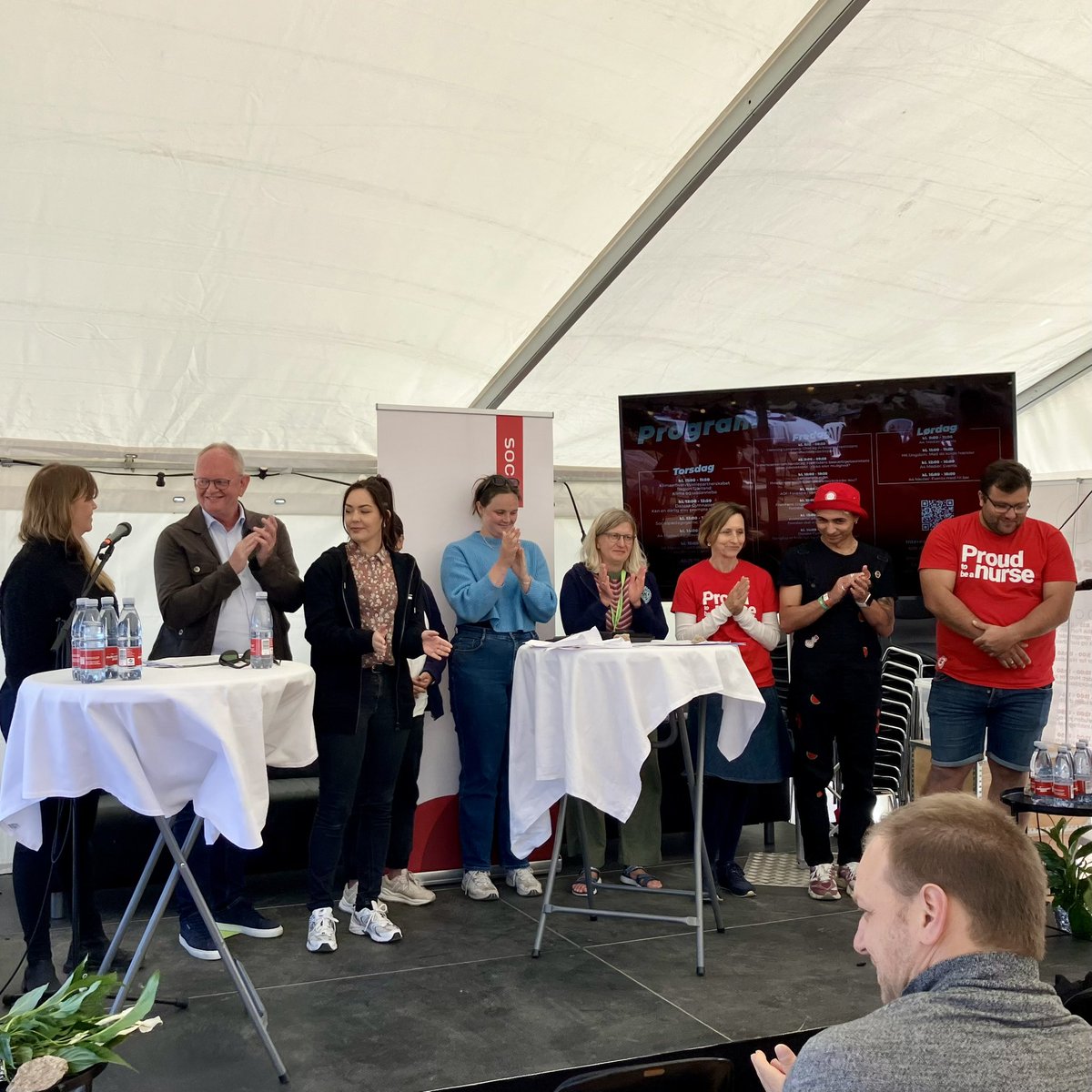 socialpaed's tweet photo. 🥁🥁🥁Hvem vinder mon vores (venskabelige:-) Faglighedsdyst mellem velfærdens fagligheder - sygeplejerskerne, lærerne eller socialpædagogerne❓😊#fmdk #ksocial https://t.co/gwJVySXZSE