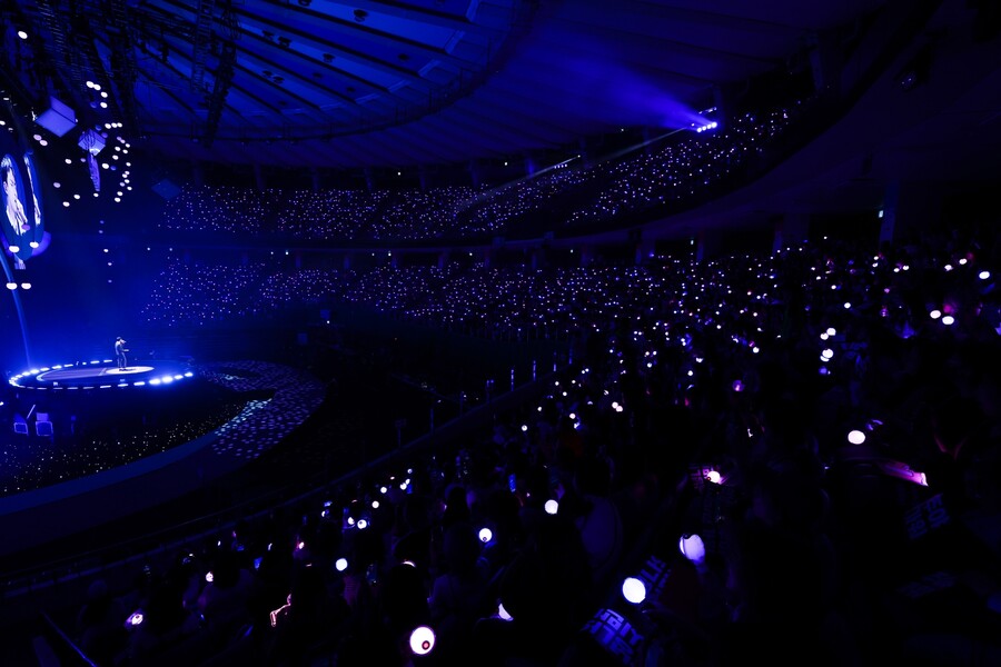 “...วันนี้สนุกกันไหมครับ เห็นอาร์มี่ทุกคนสนุกกันแล้วก็ทำให้ผมรู้สึกอีกครั้งเลยครับว่า ‘ที่นี่คือที่ที่ผมควรอยู่ ที่นี่คือบ้านของผม’ 

ตอนช่วงที่ผมมีวันหยุด ผมได้คุยกับบริษัท ทางบริษัทถามว่าผมอยากจะทำอะไรในวันที่ 13 มิ.ย. ผมบอกไปว่า ‘นี่คือสิ่งที่ผมต้องทำแน่นอน