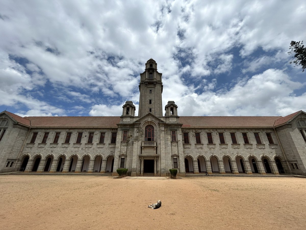 Sidhanth_here's tweet image. Visited IISC campus today and now I want to do research 

The campus is literally amazing and the labs are also fab