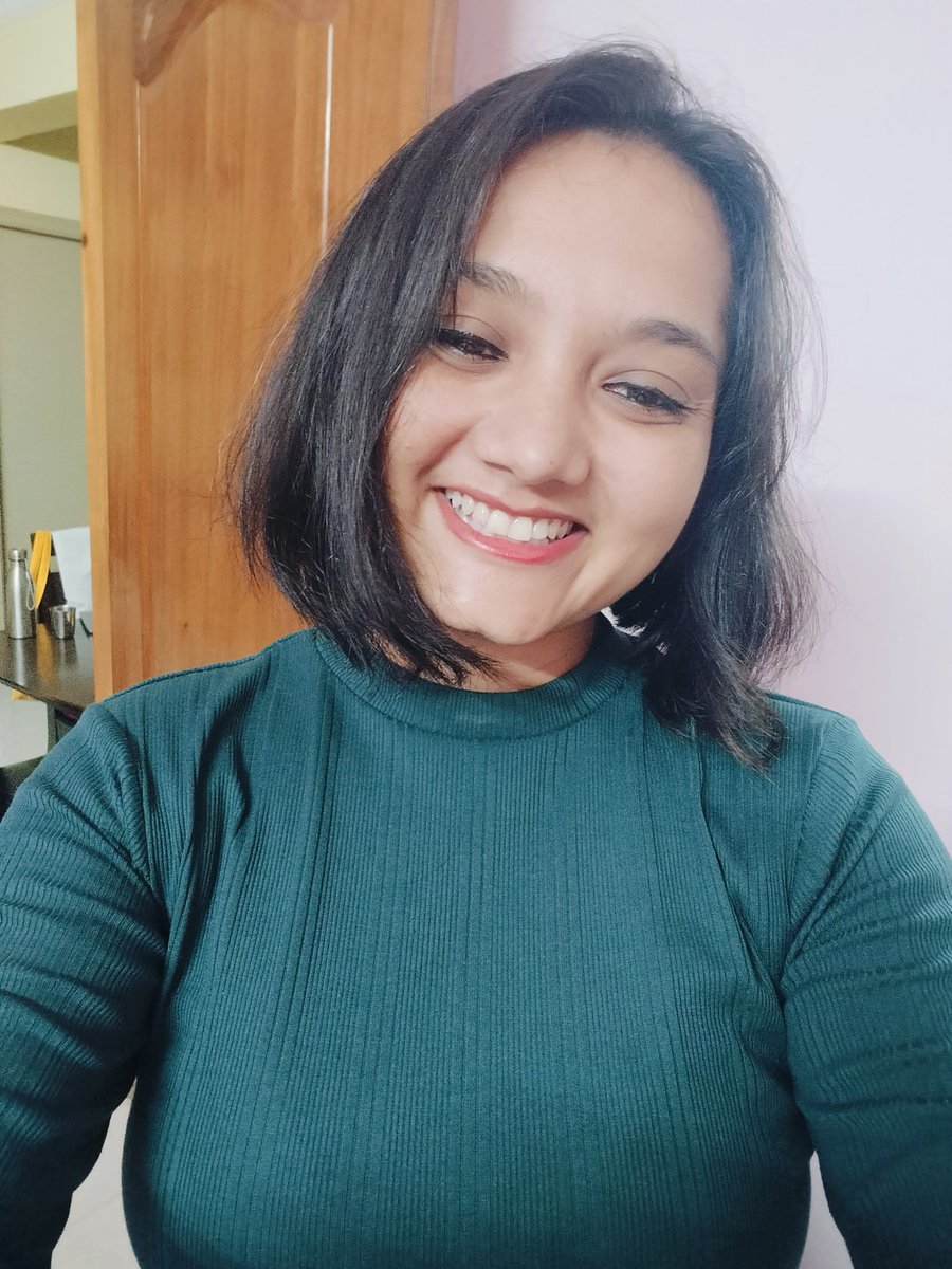 canonnalli's tweet photo. Do I look like a cute little journalist? 🫣🎈 https://t.co/kNNSga6Rga