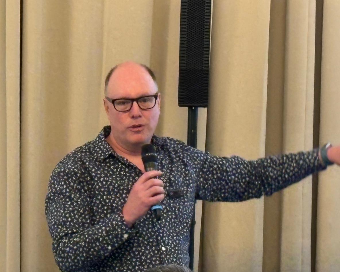 RedTech_News's tweet photo. How can traditional radio make money from its digital audio assets? @pacificcontent co-founder @chrisoboyce moderates a lively session at the #RedTechSummit 2024 as @tapassen1 weighs in on how Indian broadcaster @radiomirchi manages its digital assets #Radio #Audio https://t.co/ru0dBDh3cp