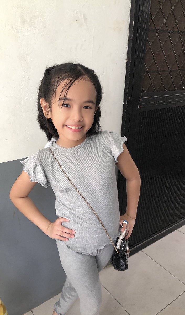 en_didi1's tweet photo. Ingat ka sa gala mo ate sha namin mamiss ka namin🥹🥰 https://t.co/THMzjca7sp