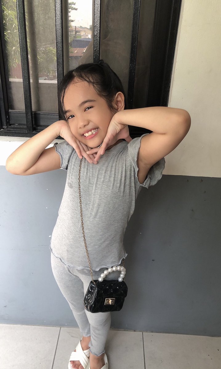 en_didi1's tweet photo. Ingat ka sa gala mo ate sha namin mamiss ka namin🥹🥰 https://t.co/THMzjca7sp