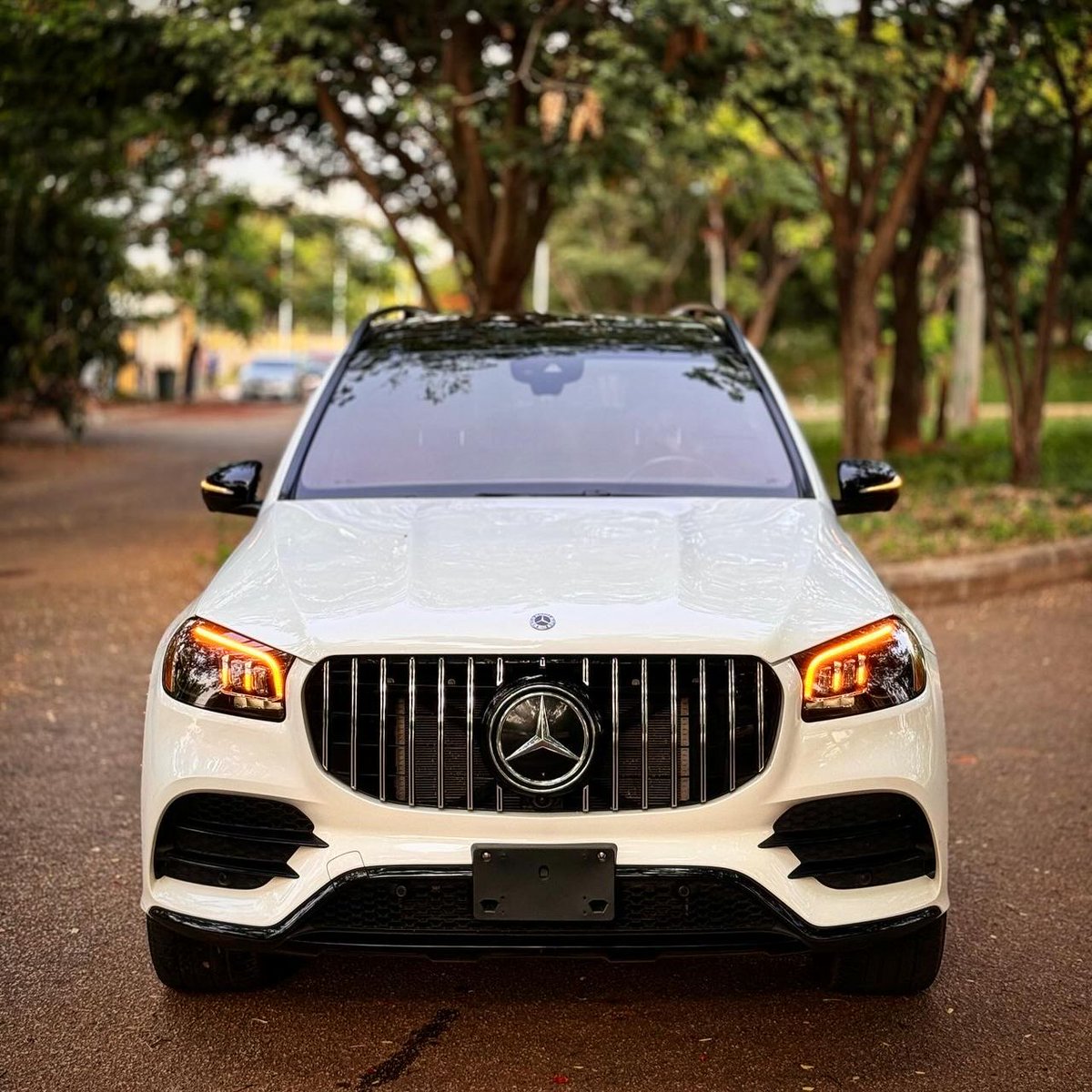 Super Clean Foreign Used 2021  Mercedes Benz GLS450 in an Excellent Condition 
✔️ Key-less 
✔️ 360 camera 
✔️ Trunk kick sensor 
✔️ Full Panoramic roof 
PRICE: N158M ONLY 
LOCATION: ABUJA
☎️08156262091
☎️08140084453