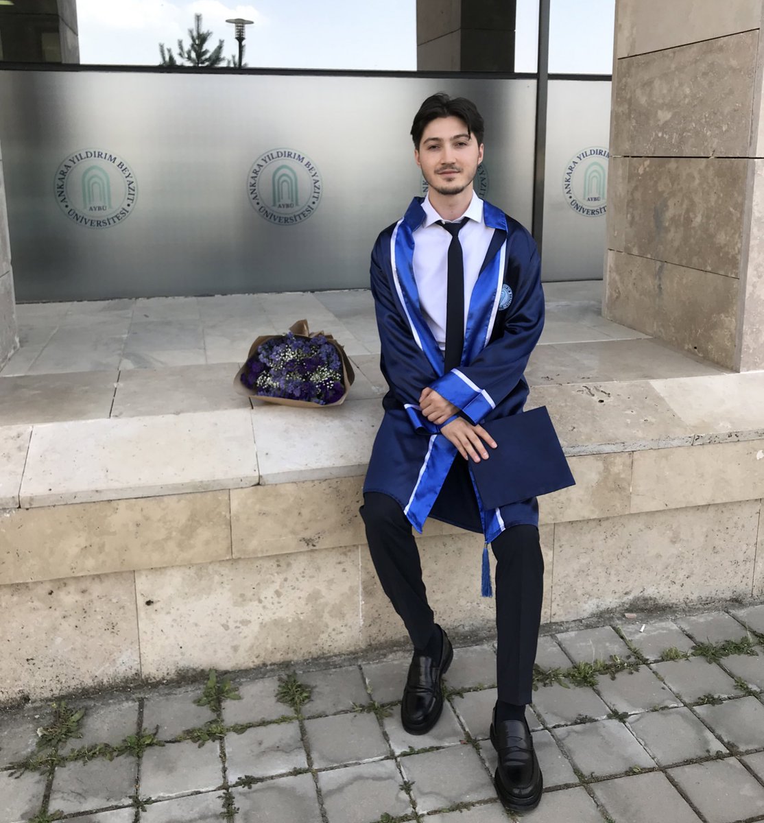 mfurkanask's tweet photo. Yaşadığımız hayatın çeyreği.. Evet evet 6 kocaman yıl. Komiteler, finaller, bütler, yazılılar, sözlüler, stresler, nöbetler… Bu kelimelerin altındaki yorgunluğu ve ruhumuzun dinmeyen çalkantısını hissediyor musunuz.. İşte hepsini geride bırakmanın haklı gururu var içimizde

24’ https://t.co/biyUjEC0OW