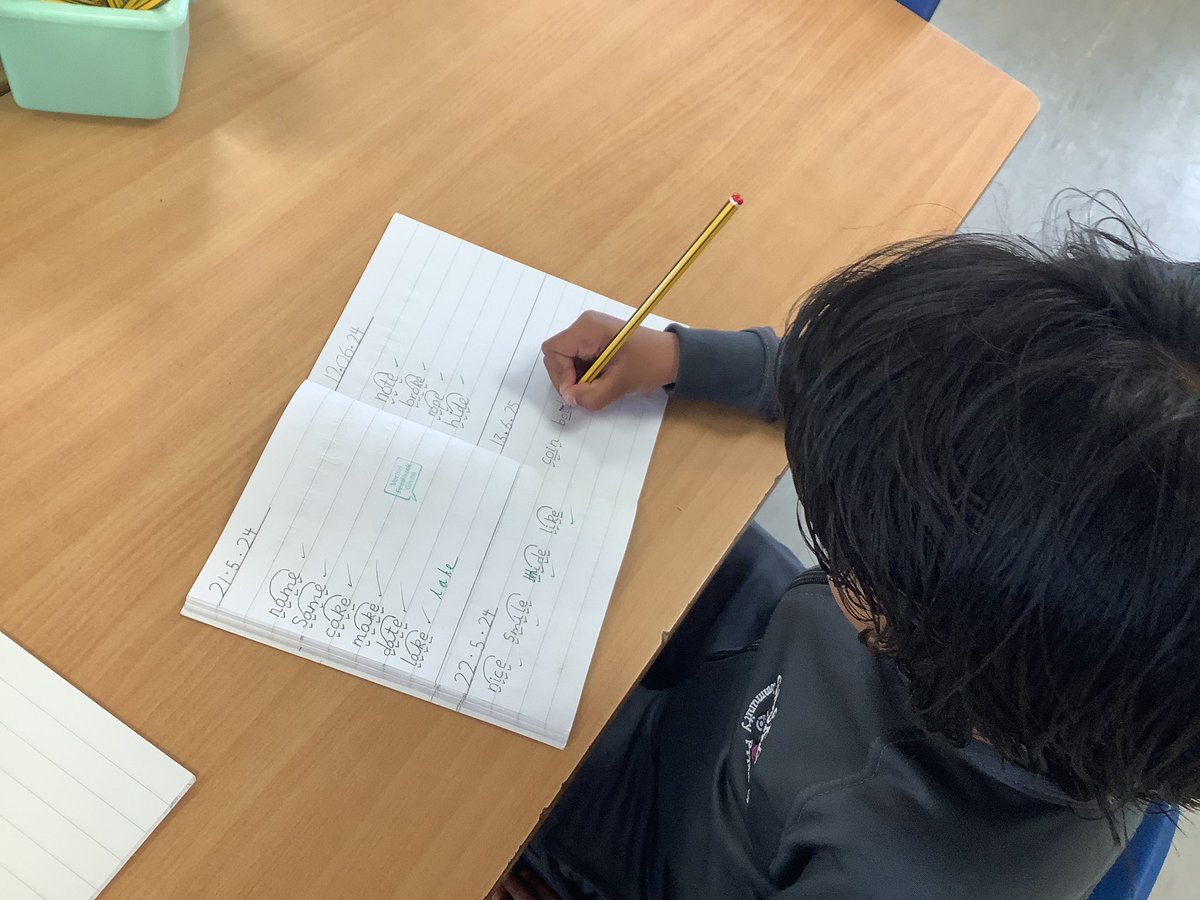 We have a new twitter page! <a href="/GaskellRWI/">GaskellRWI</a> 

This page will showcase all of our phonics learning. Please give us a follow🤞🏼