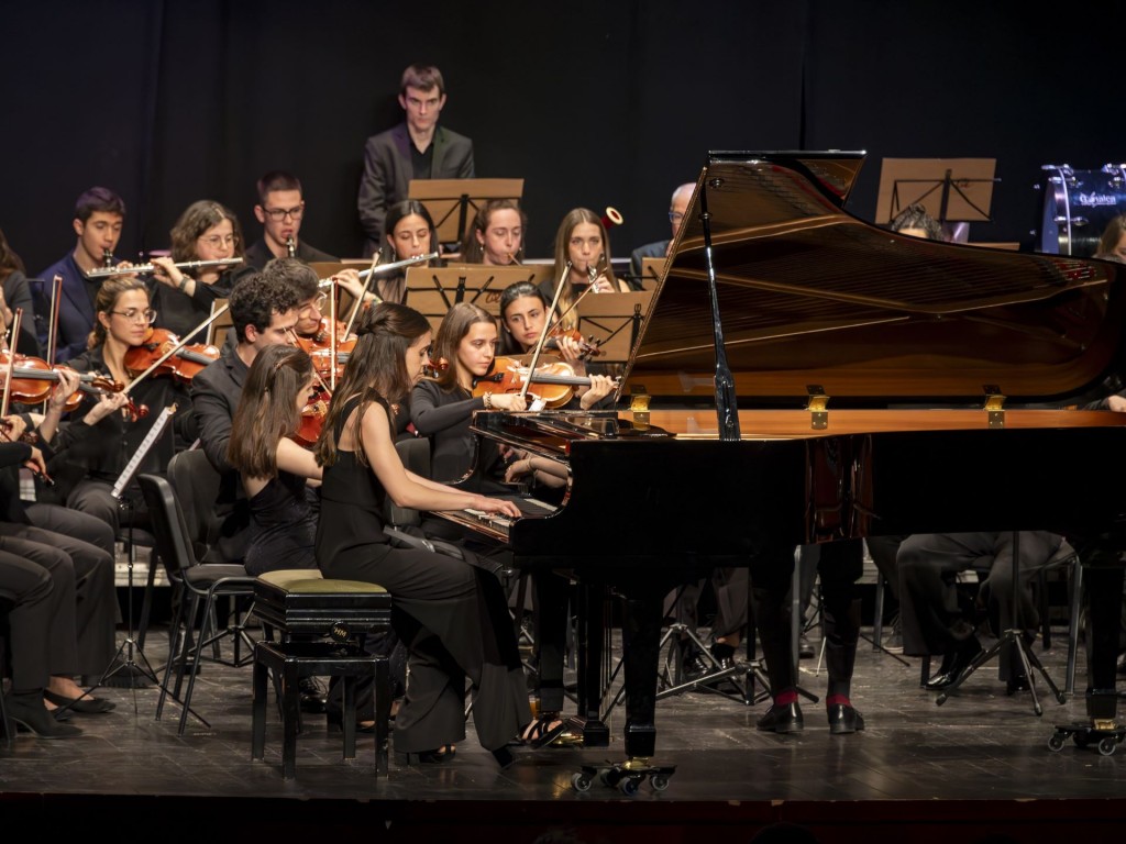 Universitat Rovira i Virgili (@universitaturv) on Twitter photo #agendaURV | Final del II Concurs de Joves Solistes de l'Orquestra Simfònica de la URV. Els i les finalistes actuaran davant del públic i del jurat, que seleccionarà el solista de l'<a href="/OrquestraURV/">Orquestra Simfònica de la URV</a>
🗓️16/6
🕑19h
📍Auditori Josep Carreres, Vila-seca
👉events.urv.cat/agenda/show_ev… #agendaURV | Final del II Concurs de Joves Solistes de l'Orquestra Simfònica de la URV. Els i les finalistes actuaran davant del públic i del jurat, que seleccionarà el solista de l'<a href="/OrquestraURV/">Orquestra Simfònica de la URV</a>
🗓️16/6
🕑19h
📍Auditori Josep Carreres, Vila-seca
👉events.urv.cat/agenda/show_ev…