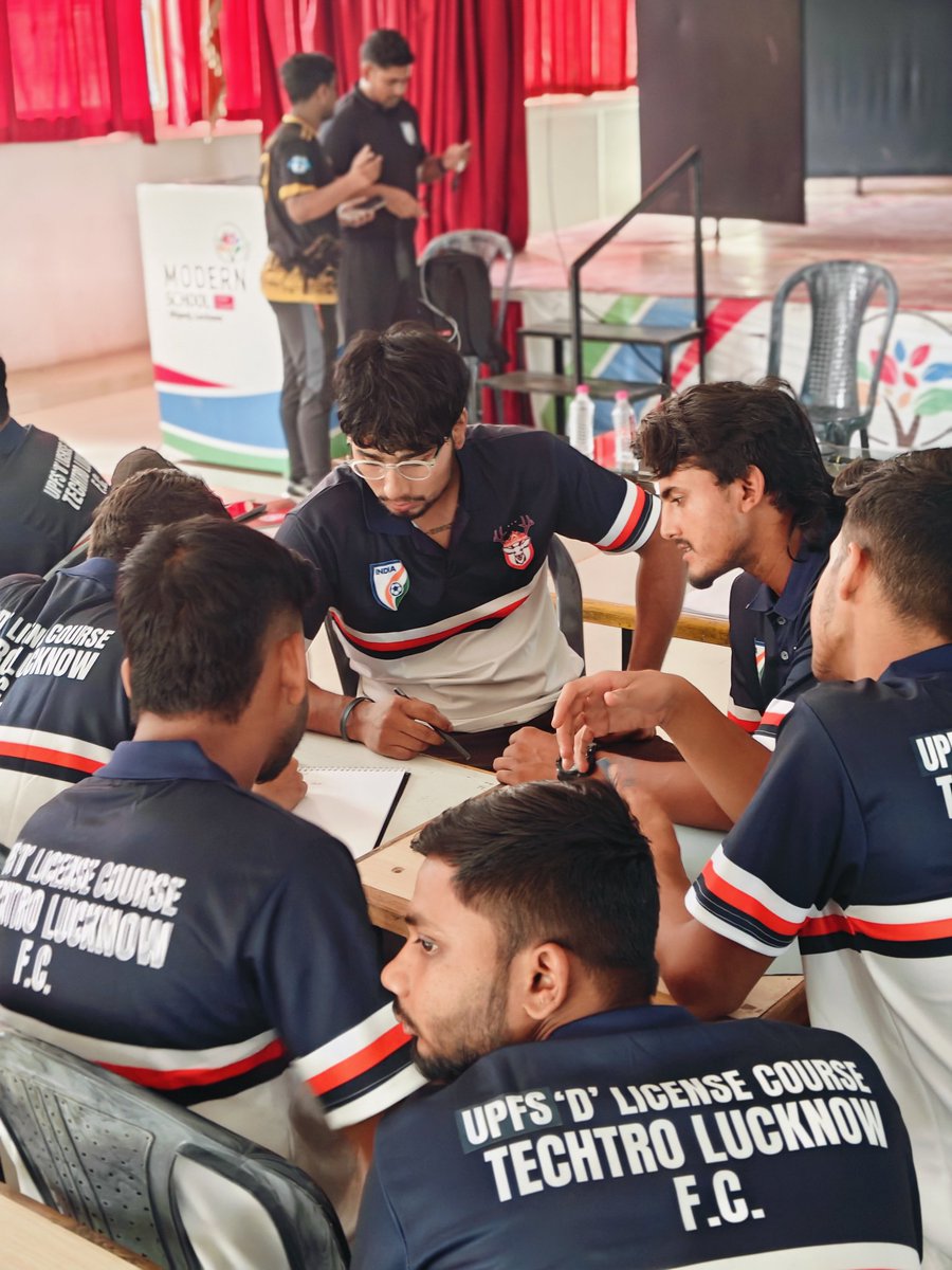 techtrolucknow's tweet photo. Building a strong foundation in the classroom on Day 2 of the AIFF D Licence Course with Techtro Lucknow FC!

 #LearningTheGame #AIFFDLicence #TechtroLucknowFC
#indianfootball #coachingcourse https://t.co/4gw1xPEaUL