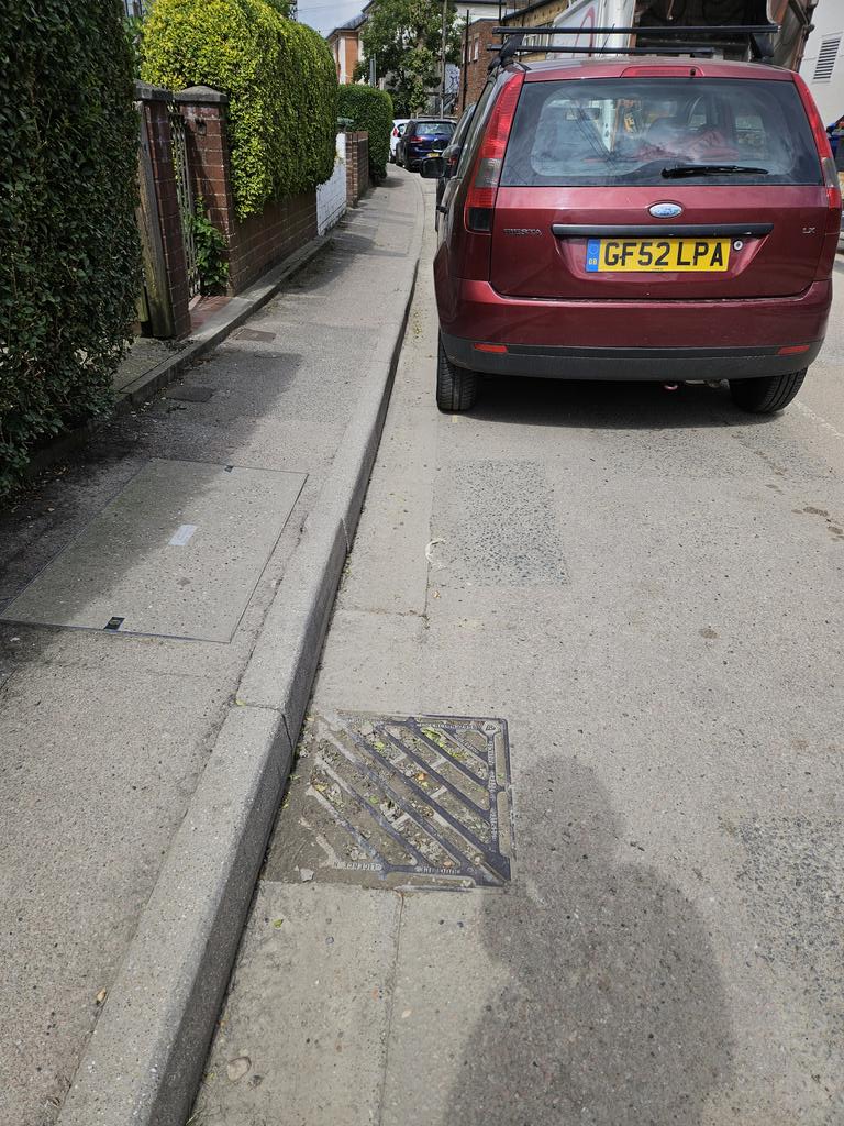 FivewaysLiving's tweet photo. Weeks later and this drain is still blocked with mud following @BurgerKingUK roadworks. 

I also filled a black sack of litter from just one road in the town centre this morning.

@TWellsCouncil appear to have more important things to spend money on, such as painting the bins 🙄 https://t.co/cKZEzQxBo2
