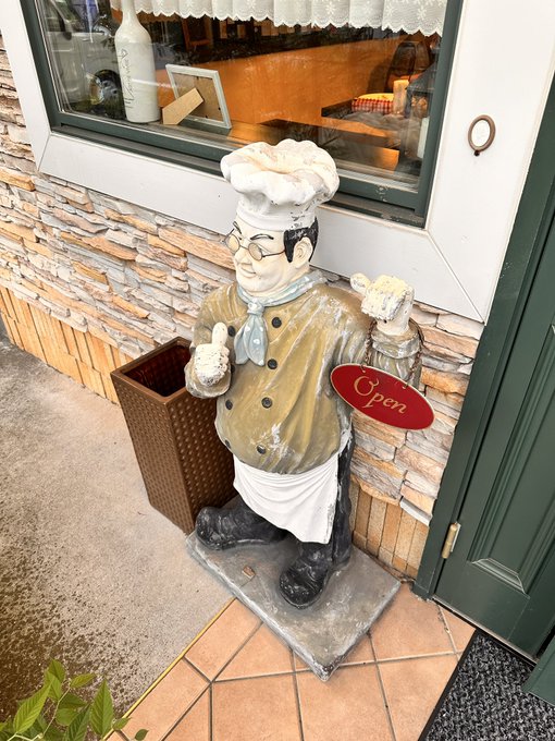 料理は結構美味しかった
ソフトドリンクに自家製的なの欲しかったけど 