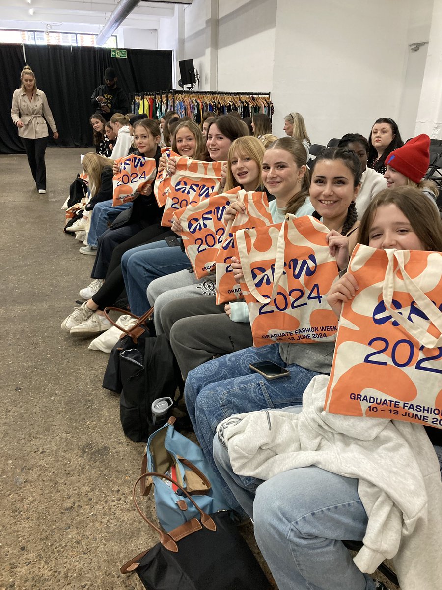 PipersArts's tweet photo. Year 9 Textiles have made it to Graduate Fashion Week and are very excited to be taking part in a styling workshop to start the day! https://t.co/ASG0zlWpDl