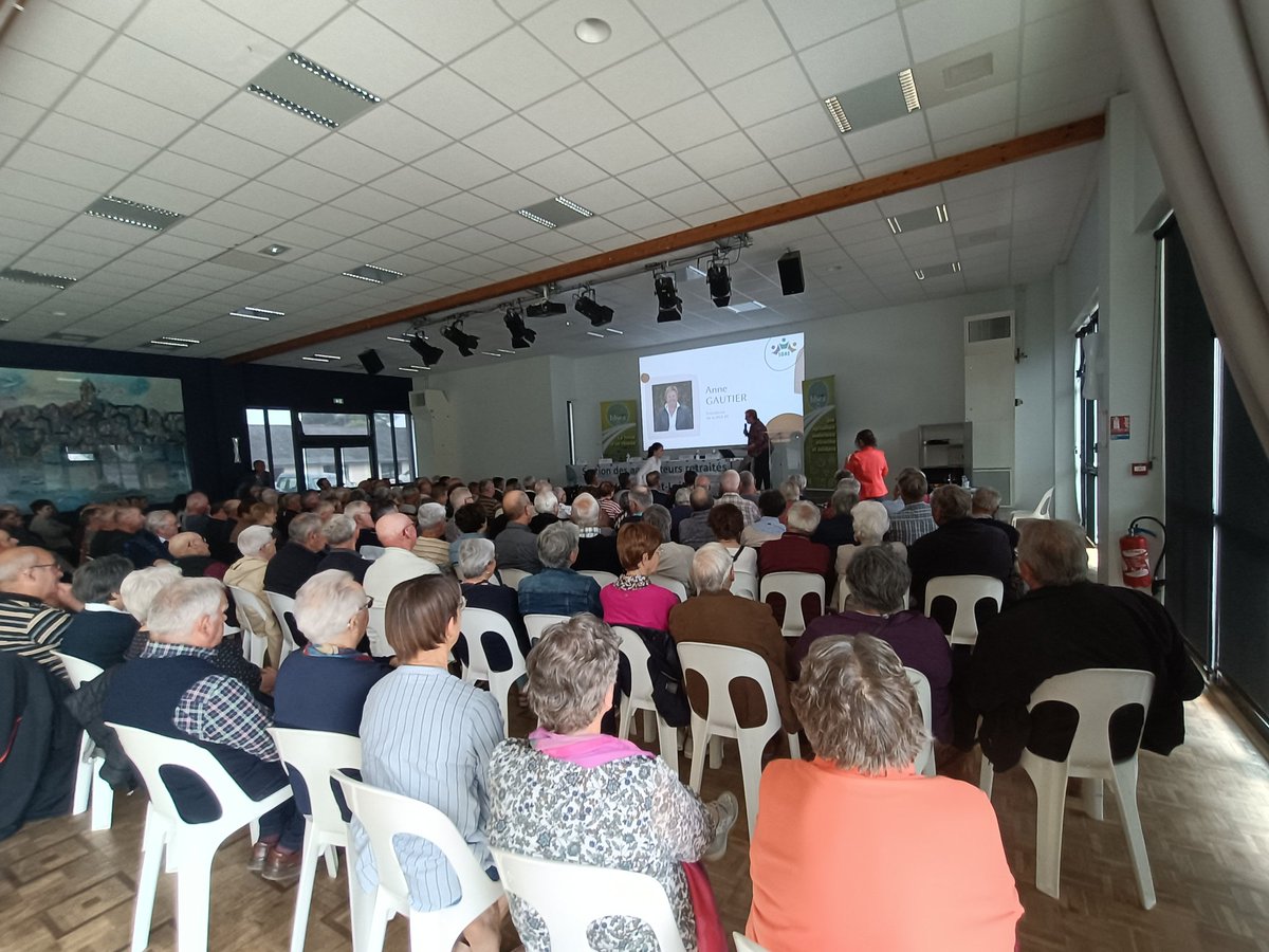 AG de la Section des aînés de la FDSEA à Saint Mathurin sur Loire. Mme Gautier,la présidente de la MSA de Maine et Loire est très attendue par l'assemblée pour son intervention sur la thématique de la retraite et en particulier la réforme. <a href="/Arnaud_Angers/">Arnaud_Angers</a> <a href="/msa49actu/">MSA de Maine-et-Loire</a> <a href="/GautierAnne1/">Anne Gautier</a>
