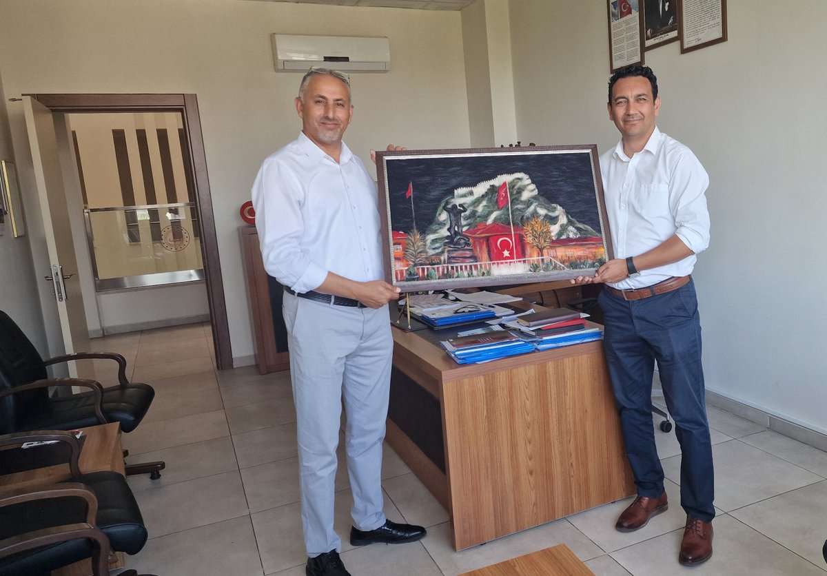 YTEMEL3's tweet photo. Merkezefendi Halk Eğitimi Merkezi Müdürümüz Harun Maden'e ve ekibine çok teşekkür ederim. 
@MerkezefHem1963 https://t.co/Cf9hUMhUJw