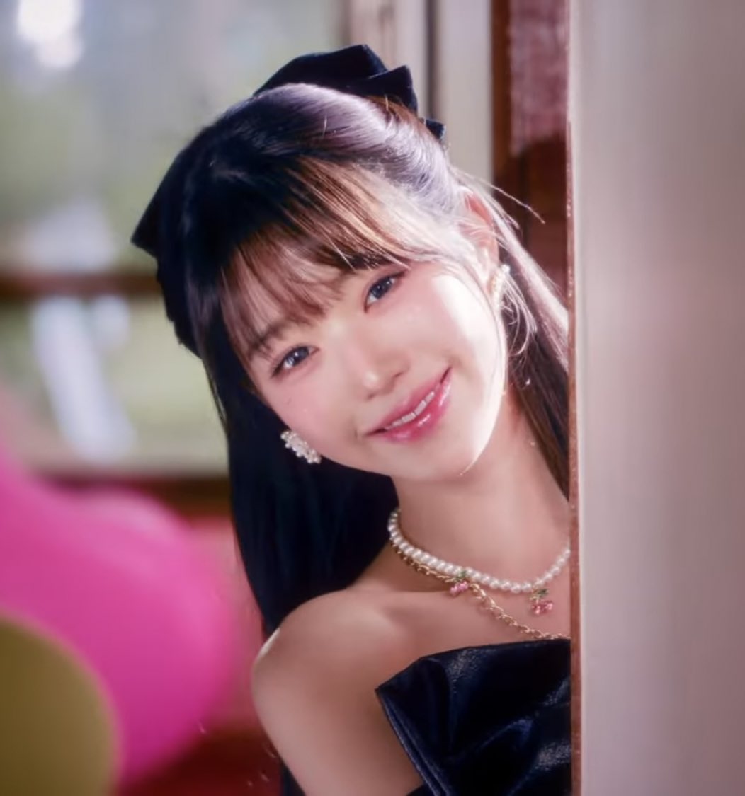 wonyofeed's tweet photo. wonyoung dicon magazine https://t.co/rCkY0olLQH