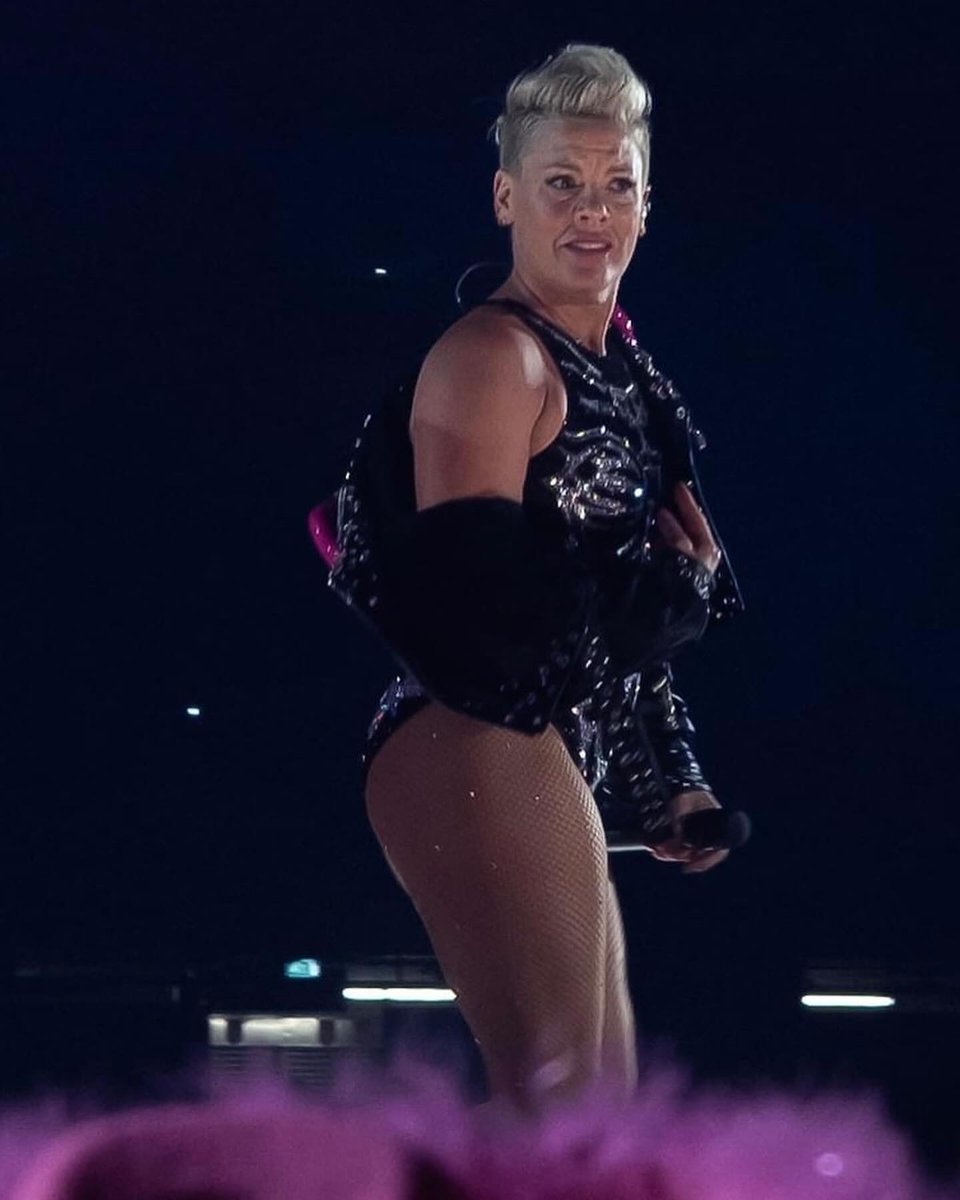 RachBaker2802's tweet photo. @Pink @principalitysta phenomenal show as always 
Massive thank you to @Nick_Baker777 for my birthday present ❤️ https://t.co/EVIMOHx9b7