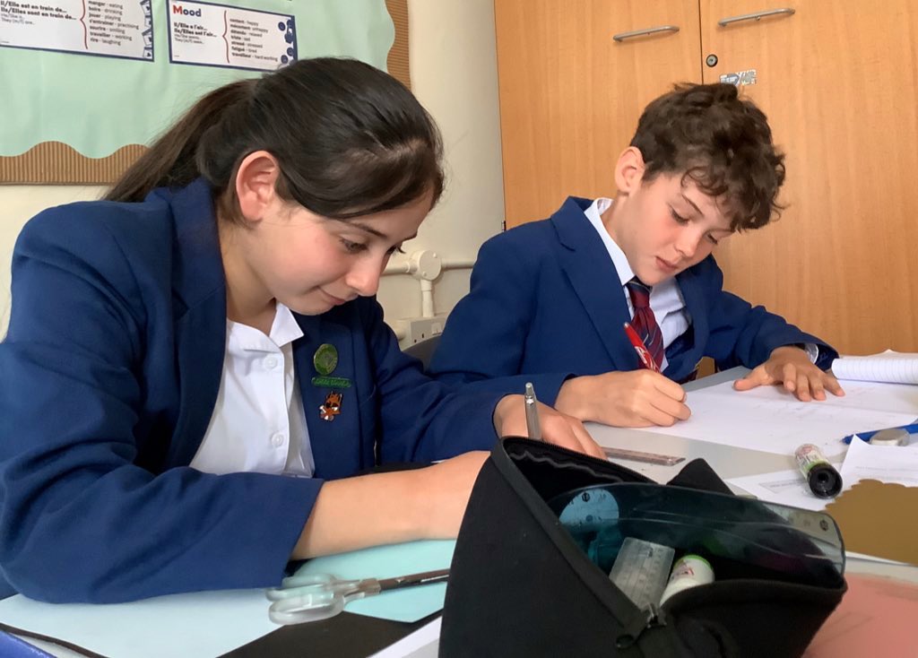 StNicksLang's tweet photo. Our #StNicksYear6 French class is working on their end-of-year projects! They're creating posters about themselves, showcasing their creativity and French language skills. Très bien, les enfants! 🇫🇷✨ #StNicksFrench #StNicksCreativity #MFLtweeterati https://t.co/C1Be7lRoRf