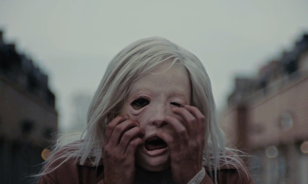 TheCinesthetic's tweet photo. Possessor (2020) dir. Brandon Cronenberg https://t.co/t6ZsaCSJU4