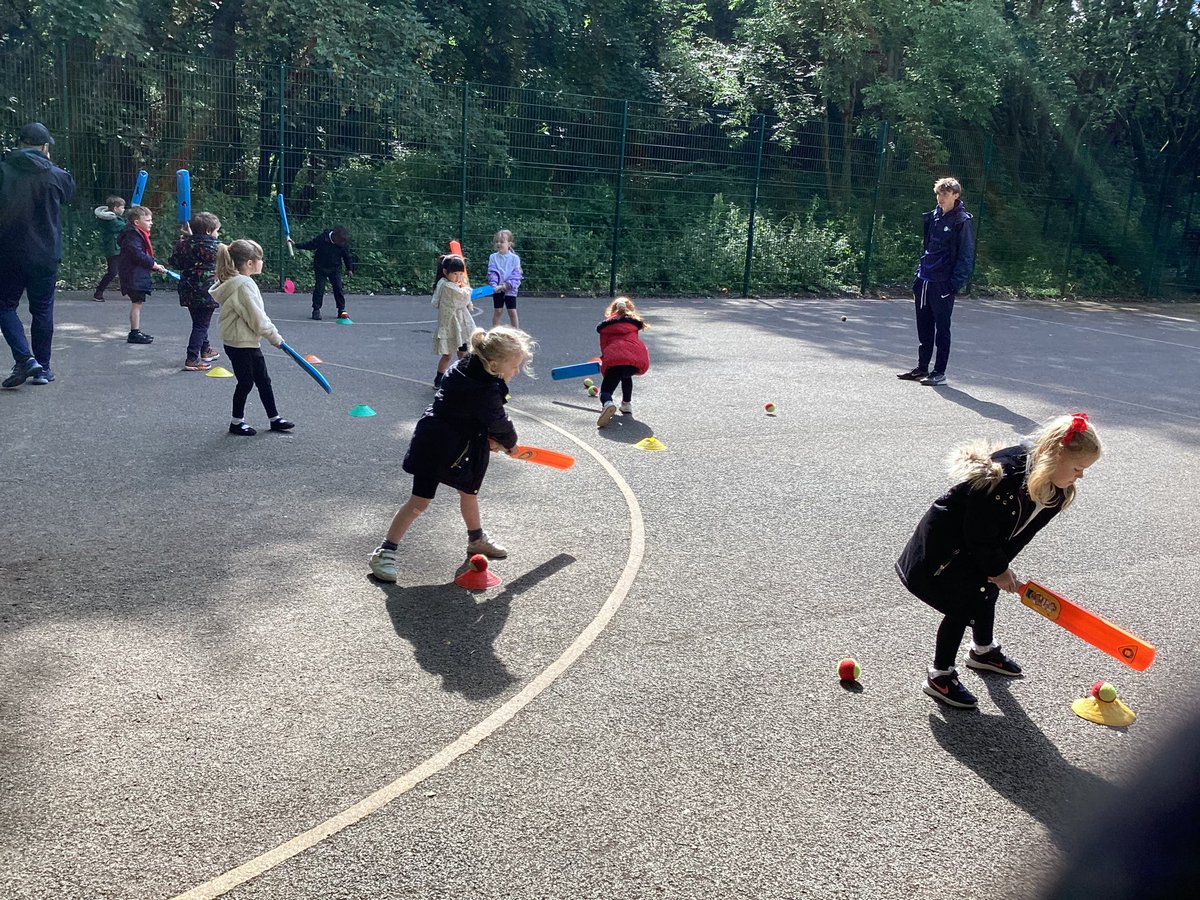 HorwichParishCE's tweet image. A super Teddy Cricket lesson this morning #HPYR