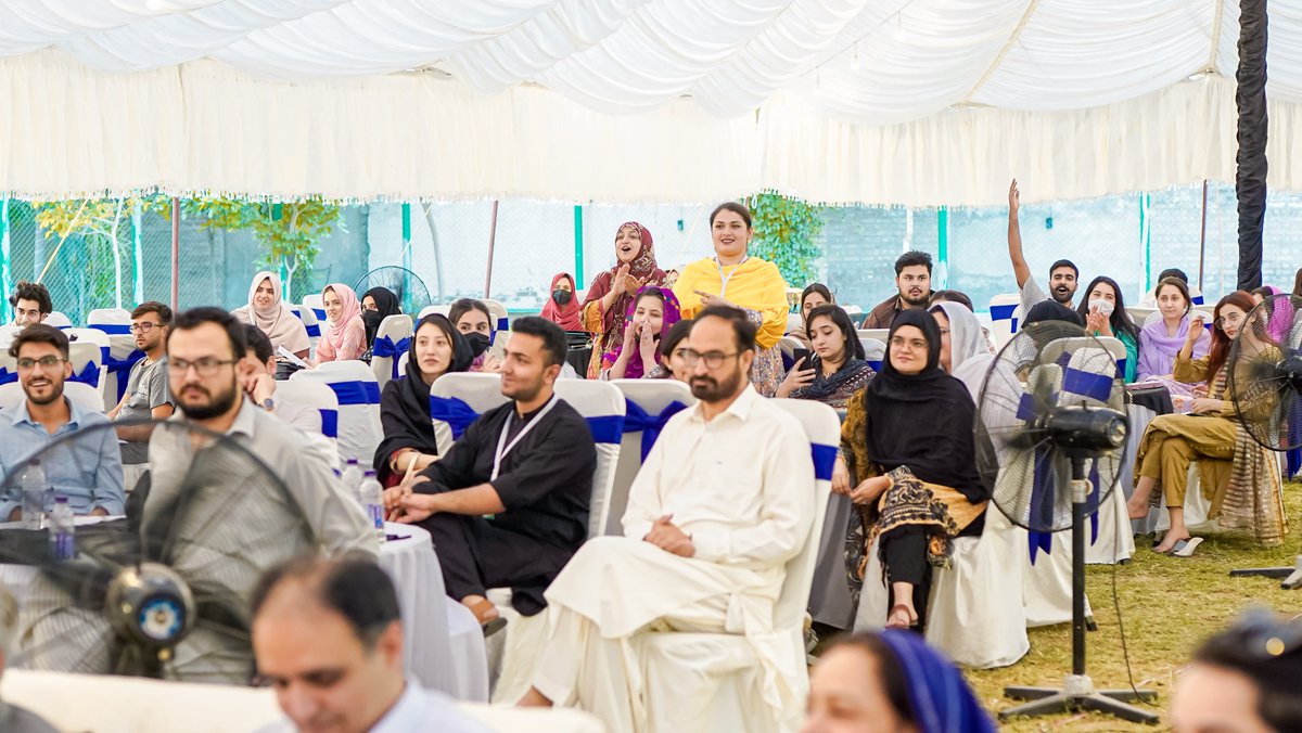 YoLoGoPak's tweet photo. The event concluded with certificate distribution among players and shields presented to the Guest of Honor and Chief Guest by Atif and Special Secretary LGE&amp;RDD, celebrating our participants' achievements.

Together, we're not just playing games – we're building a community! https://t.co/8xsTC8UGx9