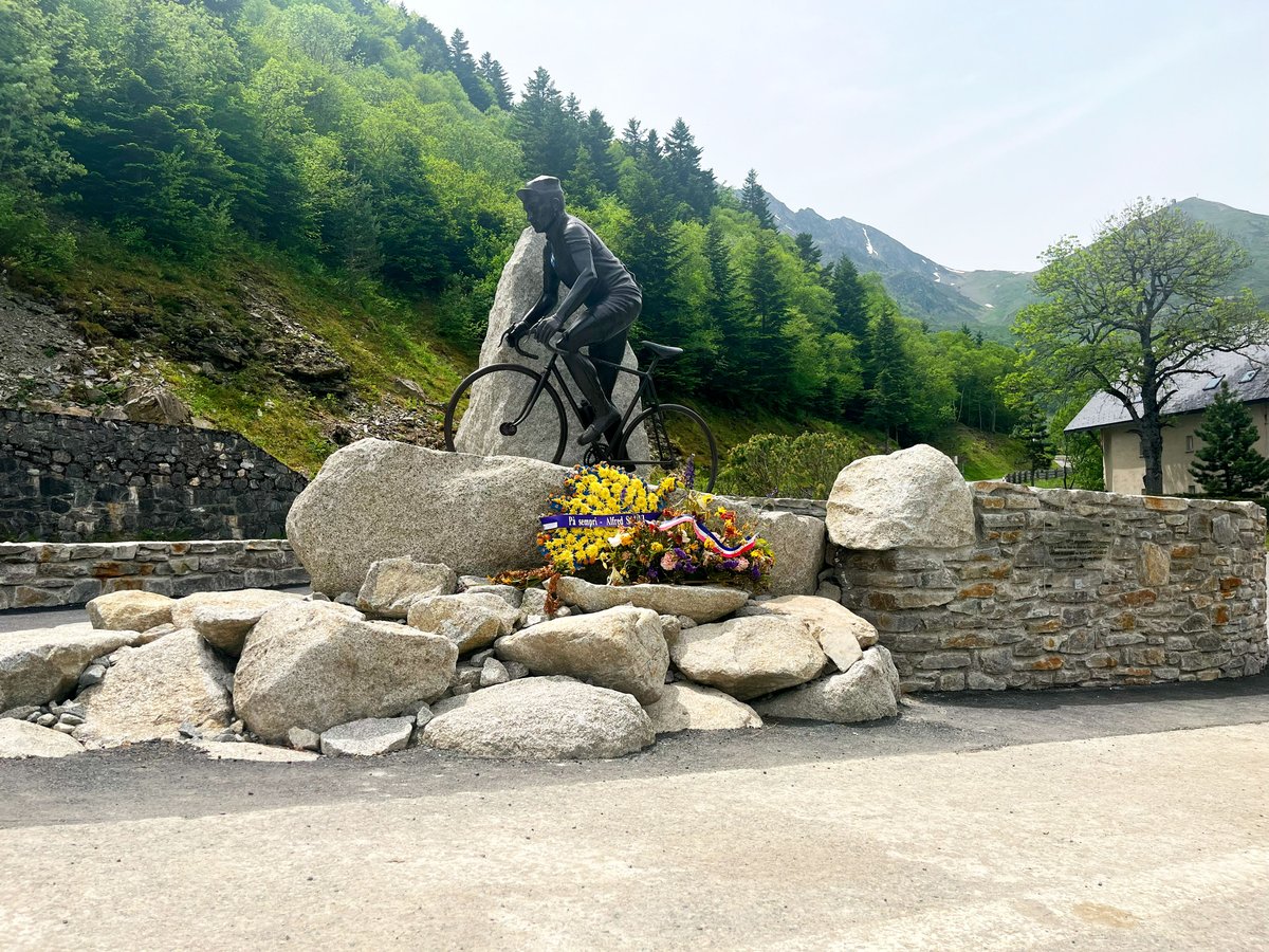 🌟 Compte à rebours lancé ! 🌟
Dans 1 mois exactement, les coureurs du Tour de France  seront sur les routes de la vallée d’Aure pour une arrivée au mythique Pla d’Adet🚴‍♂️
🟢Êtes-vous prêts à vibrer au rythme de cet exploit sportif ? Nous oui !!!!!!