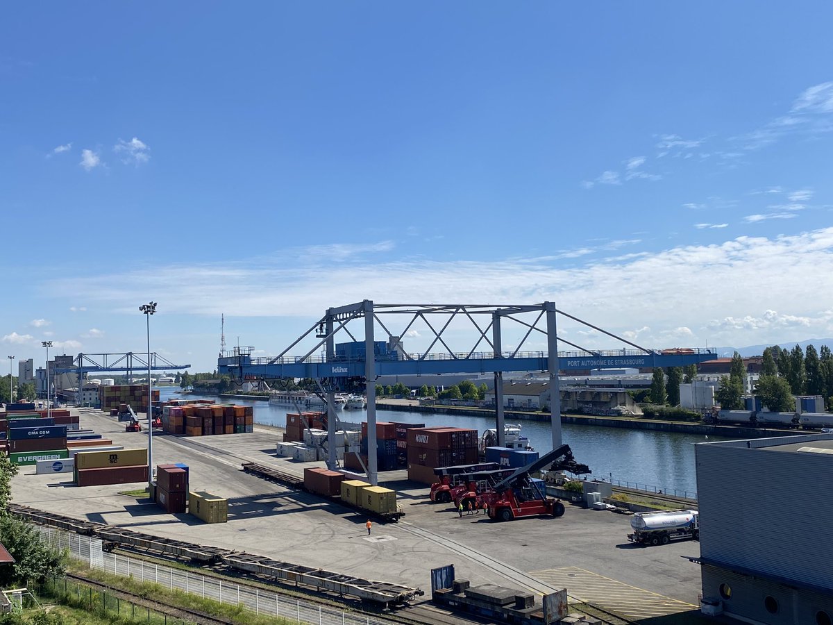 Délibération structurante au conseil d’administration de <a href="/PortsStrasbourg/">Ports de Strasbourg - PAS</a> ce matin : l’adoption, après 2 ans de travail et une concertation avec toutes les parties prenantes, du projet stratégique pour les 5 prochaines années. #industrie #logistique #énergies #décarbonation