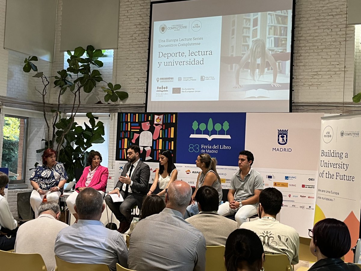 Termina nuestra mesa redonda repleta de talento. Gracias 🧡 a <a href="/EstevaSexta/">Antonio Esteva</a>, a los chicos del <a href="/Cisneros_Rugby/">Club de Rugby Complutense Cisneros</a> 🏉, a <a href="/Lidiyou/">Lidia Sánchez-Puebla</a> 🏆, a <a href="/elegasolina/">𝑬𝑳𝑬𝑵𝑨 𝑱𝑰𝑴É𝑵𝑬𝒁</a> 🎙️y la dra <a href="/pmartinescudero/">Pilar Martin</a> por compartir sus experiencias en <a href="/FLMadrid/">Feria del Libro de Madrid</a>. Gracias a <a href="/AliCastilloMena/">Alicia Castillo</a> por organizarla! 👏👏👏👏👏