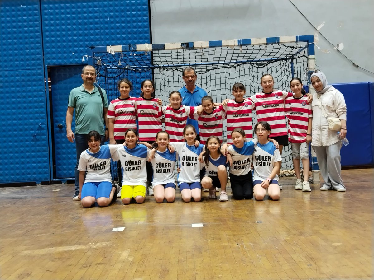 İlkokullar Arası Hentbol Turnuvası'nda okulumuz Hentbol Takımı il 2.si olmuştur. Öğrencilerimizi tebrik ederiz.  <a href="/Aydin_MEM/">Aydın İl Millî Eğitim Müdürlüğü</a> <a href="/CineIlce/">Çine İlçe Milli Eğitim</a> <a href="/ekicis20/">Süleyman EKİCİ</a> <a href="/KYavuzkan/">Sadık Yavuzkan</a> <a href="/KorhanKaraca7/">Korhan Karaca</a> <a href="/buyuksarialper/">alper büyüksarı</a>