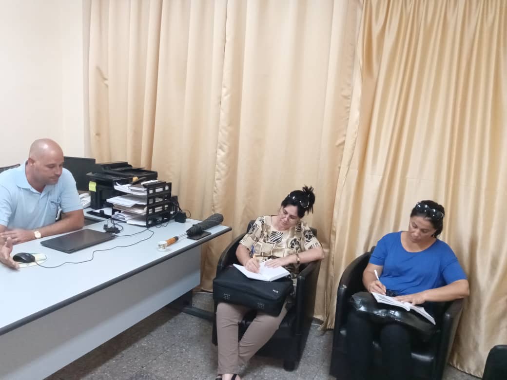 AliuskaCarballo's tweet photo. Fructífero intercambio desarrollado con núcleo y administración de la oficina Territorial de #ETECSAPinar en el Consejo Popular #HermanosCruz , como parte de la visita del Buró Provincial del #PCC al municipio cabecera. Se chequeó el cumplimiento de las prioridades para este año https://t.co/kJGlWu07md