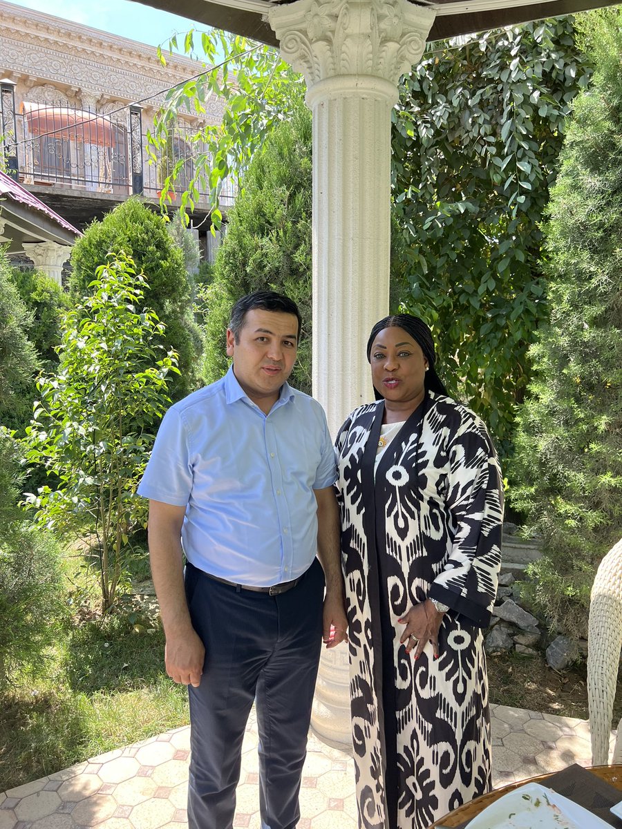 fascinating chat with former UN colleague, now Uzbekistan's Deputy Min Agriculture Alister Shukurov in Samarkand, on leveraging agriculture to drive economic and social development for youth and women. Exciting potential for#SustainableDevelopment #Agriculture #YouthEmpowerment