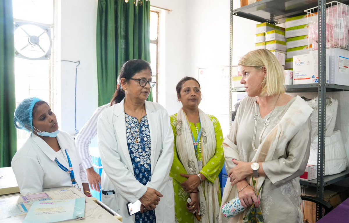 UNDP_India's tweet photo. Today, @UNDP_India Head, @istschan, visited a health centre🏥 in #Bihar &amp; observed some of 🇮🇳’s pioneering digital healthcare platforms, #eVIN, #CoWIN &amp; #UWIN pilot, delivering vaccines at the last mile.

@UNDP is proud to support Govt of Bihar in ensuring vaccine equity for all. https://t.co/SAmxbvVDGG