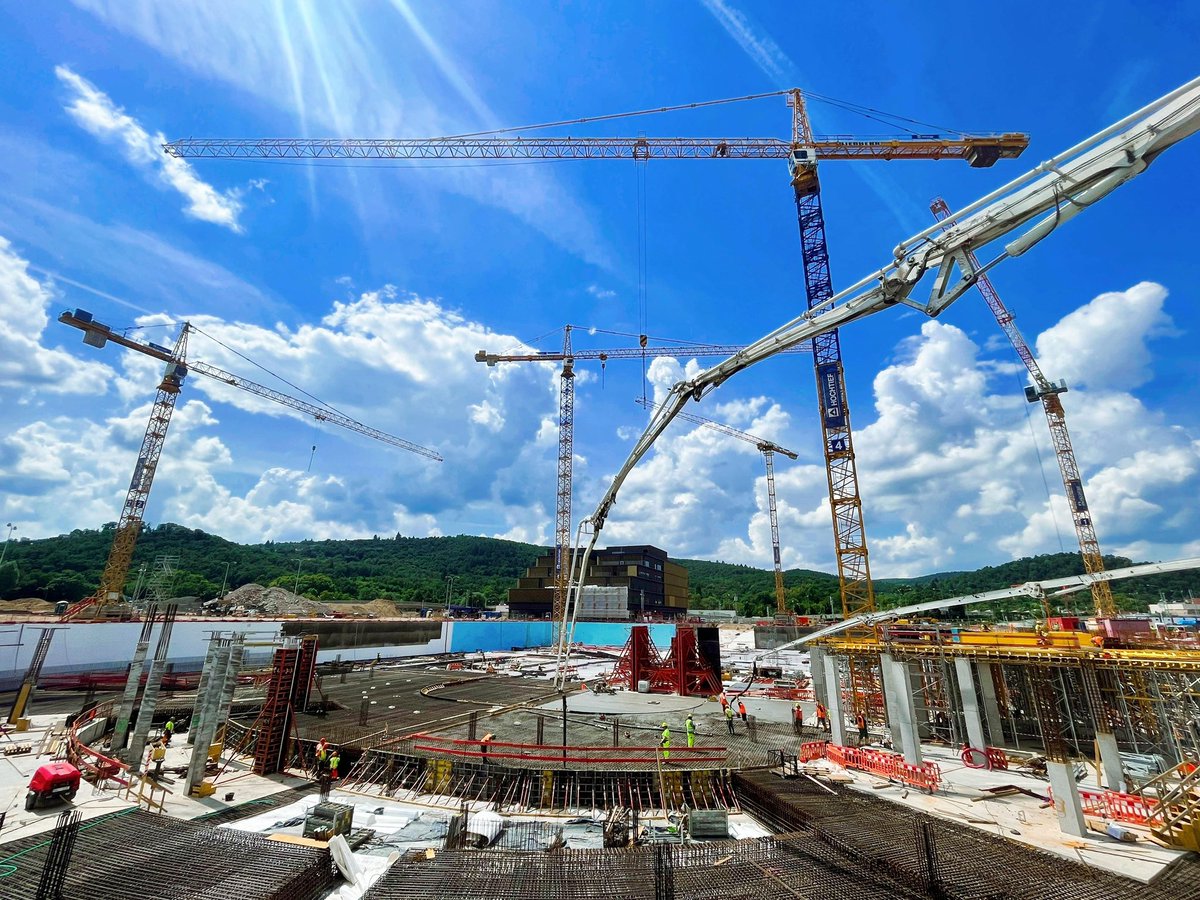 Na stavbě multifunkční haly probíhá intenzivní betonáž monolitických konstrukcí.
<a href="/Jihomoravsky_kr/">Jihomoravský kraj</a> <a href="/brnomycity/">Brno</a> 
#stavby #brno #postavimehalu #arenabrno #sport #kultura