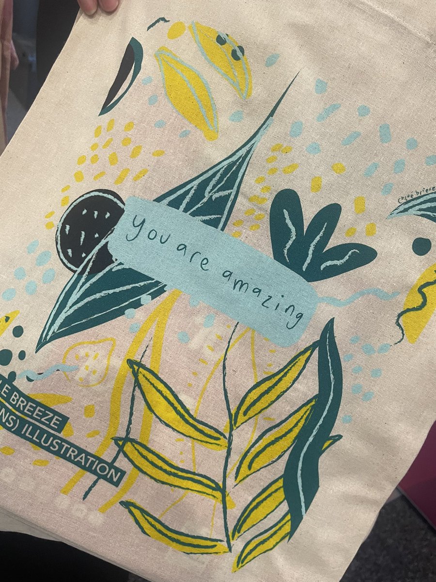 Chloe Breeze Illustration tweet media