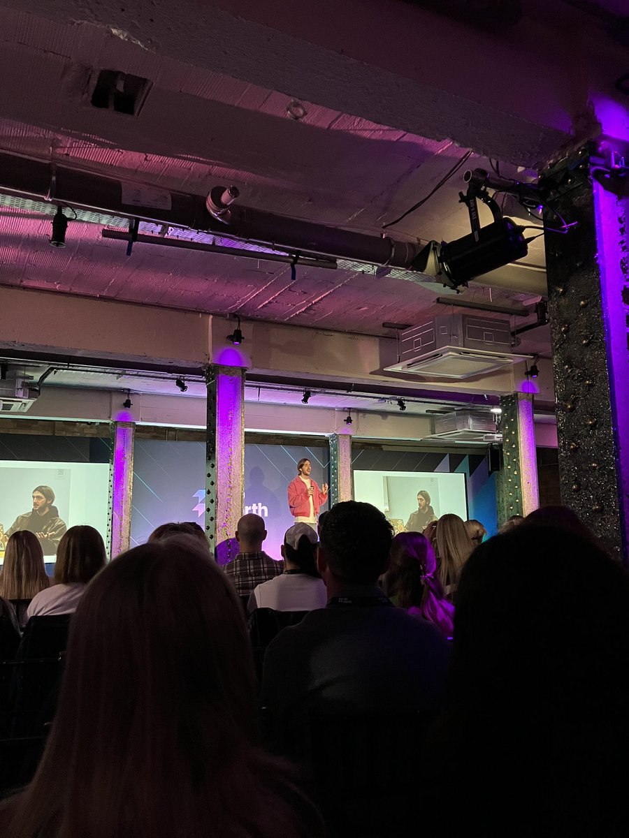 _CharBrown's tweet photo. Up in Manchester today for @Connective_3 #UpNorth with @megansalterr - great first round of talks including a cracker on social media from @luxecollective_ 👏 https://t.co/1S2W2DVhbd