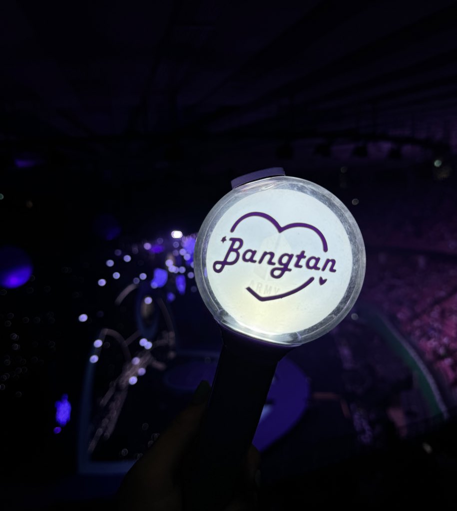 bts luvr 🥤 tweet media