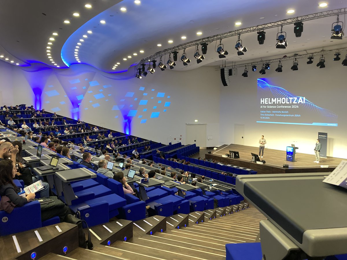 Vincent Grande (@vincentpgrande) on Twitter photo Excited to be giving a talk on node-level topological representations on point cloud and my newest paper (🪴) at the <a href="/helmholtz_ai/">Helmholtz AI</a> conference in Düsseldorf this afternoon at 16:00! If you are interested in what algebraic topology can do for ML and AI, see you in room 3! 🎉 #TDA Excited to be giving a talk on node-level topological representations on point cloud and my newest paper (🪴) at the <a href="/helmholtz_ai/">Helmholtz AI</a> conference in Düsseldorf this afternoon at 16:00! If you are interested in what algebraic topology can do for ML and AI, see you in room 3! 🎉 #TDA