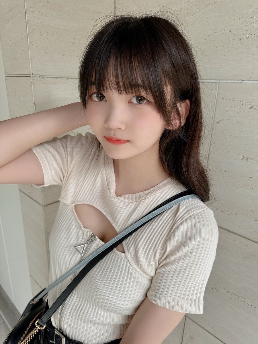 ちも（プロフィール必読） 14歳に見えますか🥰🥰？ #チャイモ #もも愛らびゅー