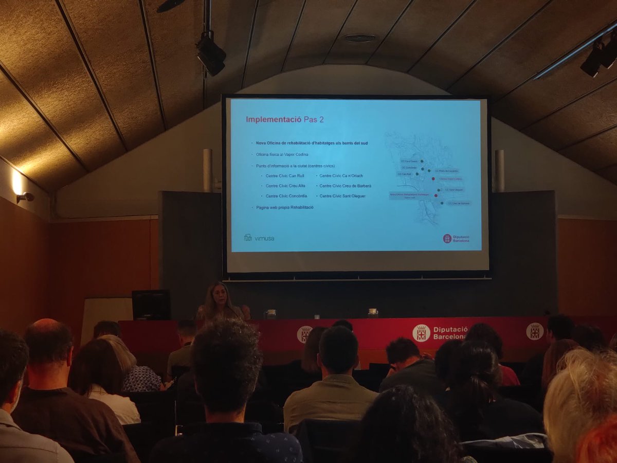 Anna López, de l’Oficina Local d’Habitatge de l'<a href="/Aj_Sabadell/">Ajuntament Sabadell</a>, explica el cas dels Entorns Residencials de Rehabilitació Programada de Sabadell i com la col·laboració amb les associacions veïnals ha facilitat la difusió del programa