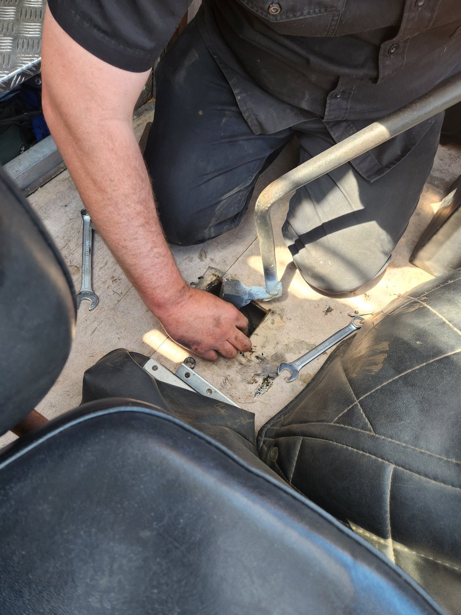 Have you ever had the gear stick come off in your hand?
Made for an interesting few minutes on the Oxford ring road.
Massive thanks to Adam from AC Services, who popped over with his welding torch and had us back on the road in an hour.
