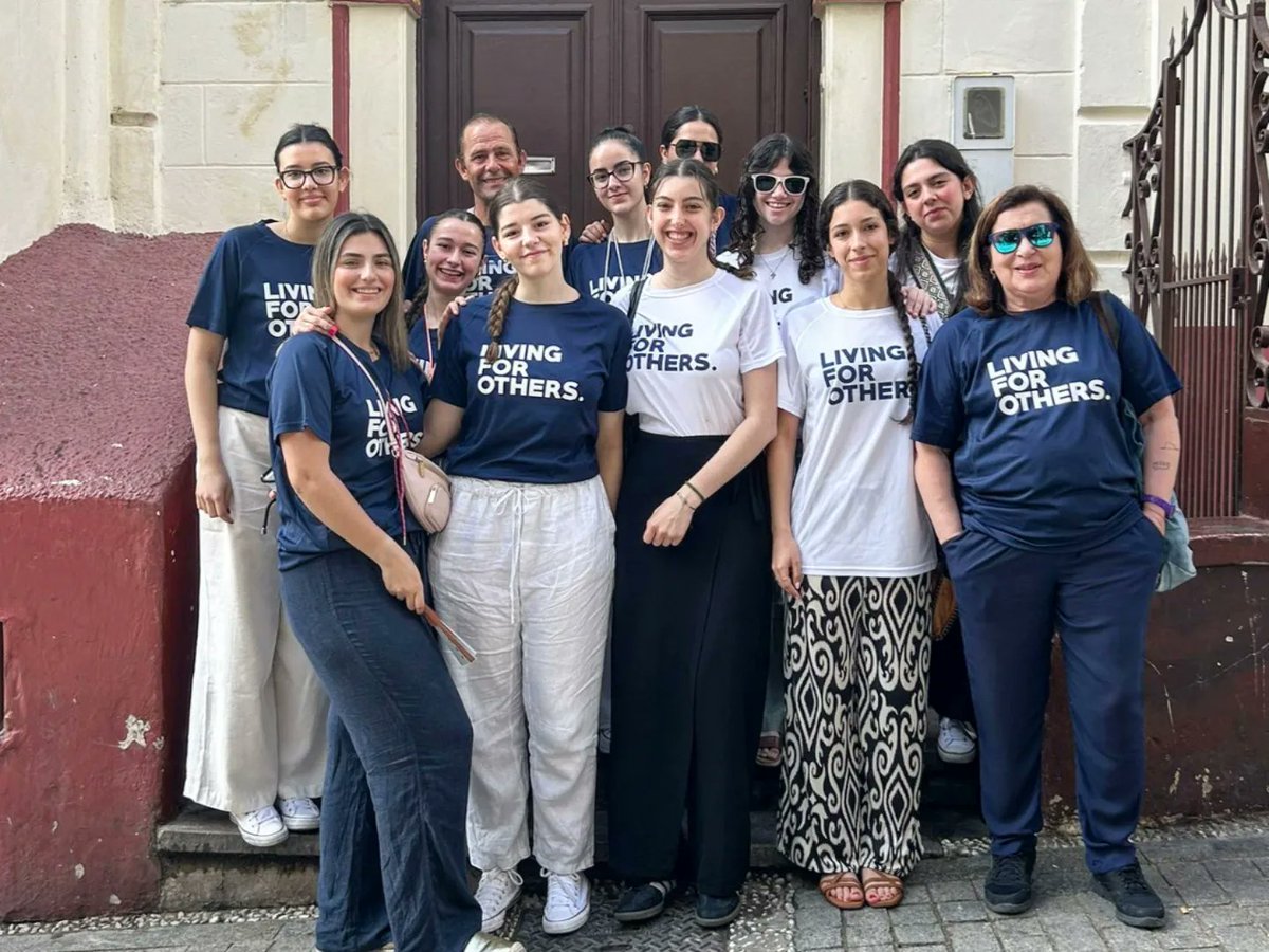 cooperacioncyl's tweet photo. Nada más terminar la #EBAU un grupo de alumnos de @CMontessori de #Salamanca han ido una semana a Tanger a hacer voluntariado y conocer la zona. ¡Qué gran forma de aprovechar el verano! #LivingForOthers #VoluntariadoInternacional @cooperacion https://t.co/euUPKvtBMo
