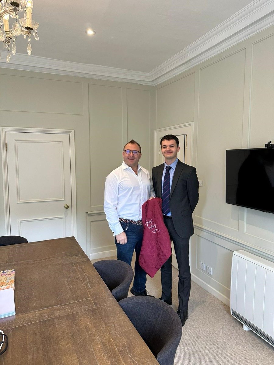 Many thanks to Richard Todd KC of 1 Hare Court for the delivery of a red robe bag to Ben Boucher-Giles, a long-standing tradition that acknowledges outstanding work of a junior when being led.