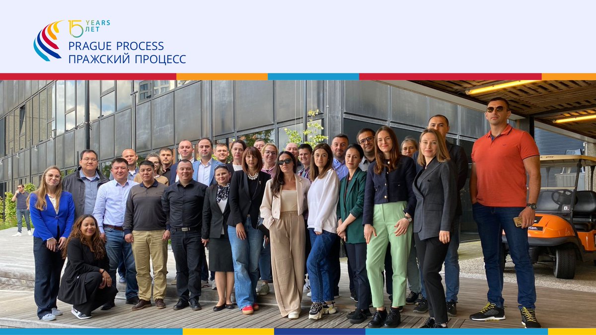 ICMPDinEECA's tweet photo. 📷Today the #PragueProcess states take part in a tailor-made Training on #Identity verification and #DocumentAuthentication organised in cooperation with the @IND_NL 🇳🇱 exploring technical &amp; tactical examination of various original and utopian breeder documents. https://t.co/aVChpK7fpZ