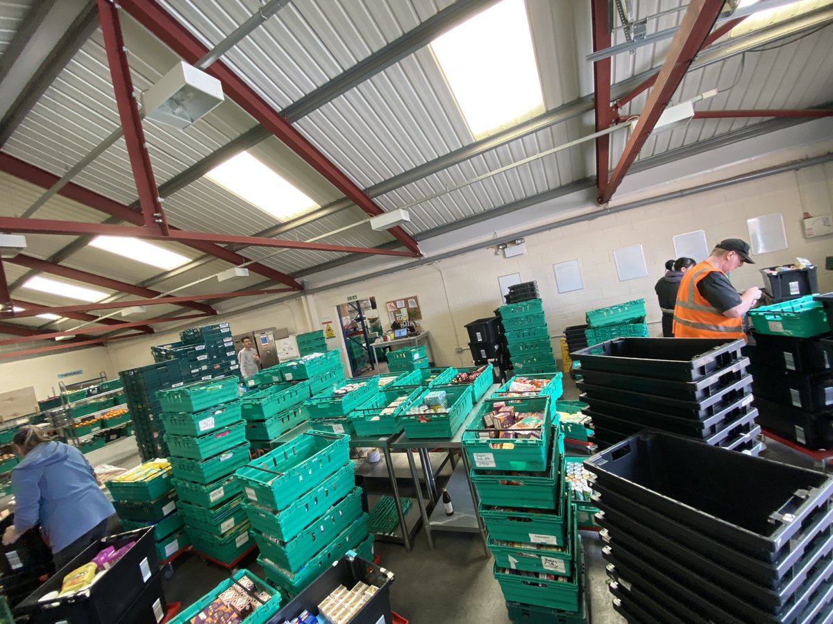 TheFoodWorksSHF's tweet photo. ๐In this photo you see, 2 tonnes of surplus deliveries saved by our incredible warehouse volunteers! Thank you, team! ๐
.
#foodworkssheffield #surplusfood #foodforsheffield #zerowaste #RepurposeYourSurplus https://t.co/cVqleOgg8D