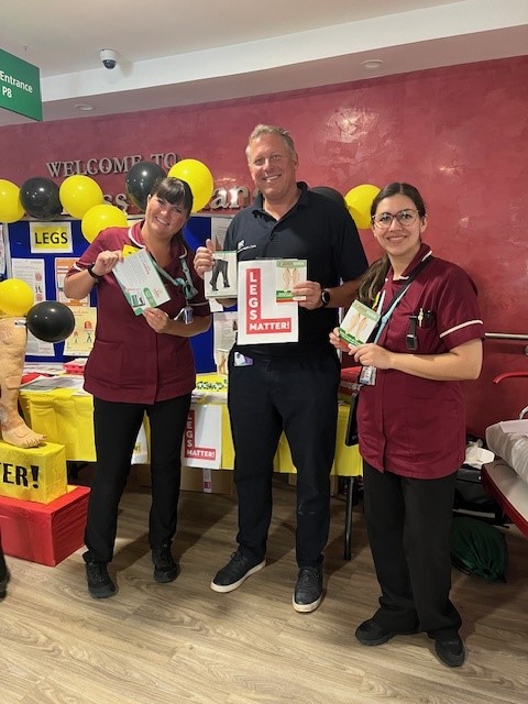Legs Matter Awareness at Princess Alexandra in Harlow, Essex! 🦵

Our Account Manager, Tony Sollo, visited Princess Alexandra Hospital to help spread the word and ensure that healthcare professionals have the tools they need to make a difference!🦵📢

@NHSHarlow <a href="/LegsMatter/">LegsMatter</a>